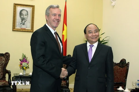 Phó Thủ tướng Nguyễn Xuân Phúc tiếp Đại sứ Hoa Kỳ tại Việt Nam ngài Ted Osius. (Ảnh: Nguyễn Dân/TTXVN)