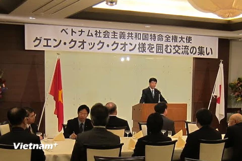 Chú thích ảnh: Đại sứ Nguyễn Quốc Cường phát biểu trong buổi làm việc với lãnh đạo tỉnh Hokkaido. (Ảnh: Nguyễn Tuyến/Vietnam+)