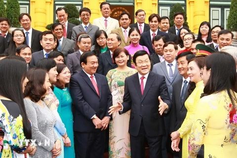 Chủ tịch nước Trương Tấn Sang tiếp Đoàn cán bộ chủ chốt huyện Củ Chi, Thành phố Hồ Chí Minh. (Ảnh: Doãn Tấn/TTXVN)