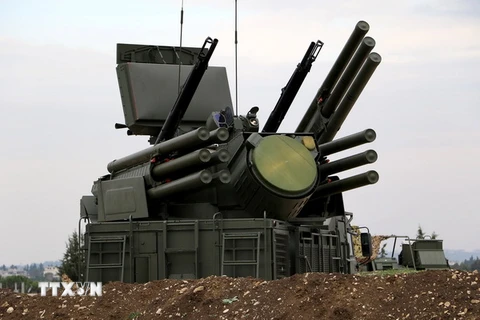 Hệ thống chống máy bay Pantsir-S1 của Nga tại căn cứ Hmeimin, tỉnh Latakia, Tây Bắc Syria. (Nguồn: AFP/TTXVN)