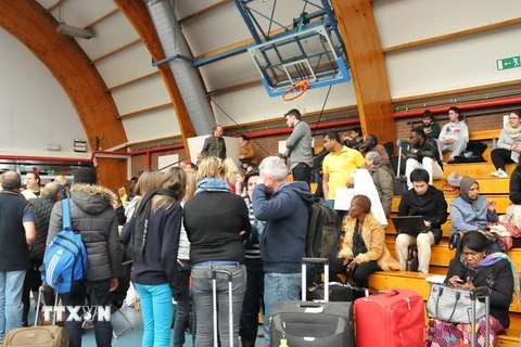 Trung tâm khủng hoảng được thành lập tại Trung tâm thể thao Zaventem nhằm đón tiếp hành khách đi máy bay. (Ảnh: Hương Giang/TTXVN)