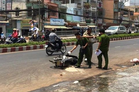 TP.HCM: Bắt ba nghi can tạt axít hai nữ sinh trên đường