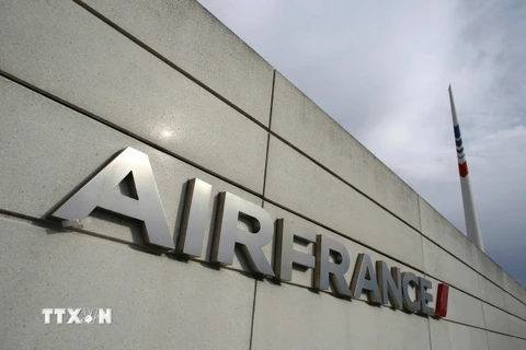 Logo của hãng hàng không Air France tại trụ sở ở Roissy, Đông Bắc thủ đô Paris, Pháp. (Nguồn: AFP/TTXVN)