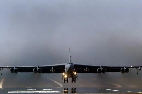 Máy bay ném bom B-52. (Nguồn: Reuters)