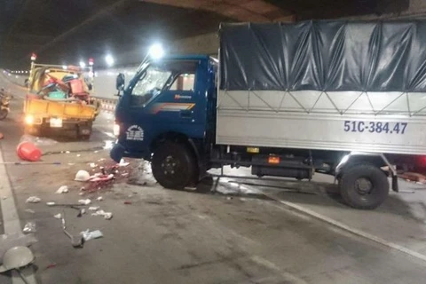 Xe tải tông 5 nhân viên vệ sinh hầm Thủ Thiêm, 1 người chết