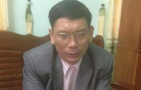 Quảng Bình: Cách chức chủ tịch xã tiếp tay chiếm đoạt tiền làm sổ đỏ