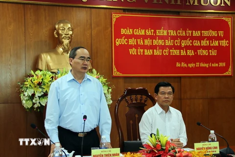 Chủ tịch Ủy ban Trung ương Mặt trận Tổ quốc Việt Nam Nguyễn Thiện Nhân phát biểu tại buổi làm việc. (Ảnh: Đoàn Mạnh Dương/TTXVN)