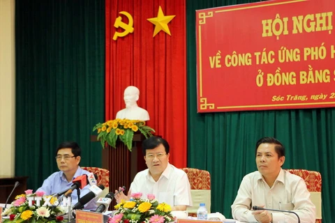 Phó Thủ tướng Trịnh Đình Dũng (giữa) phát biểu chỉ đạo tại Hội nghị. (Ảnh: Trung Hiếu/TTXVN)