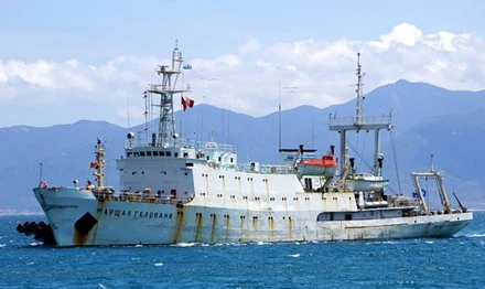 Tàu thủy văn Hải quân Liên bang Nga ghé trú đậu tại Việt Nam