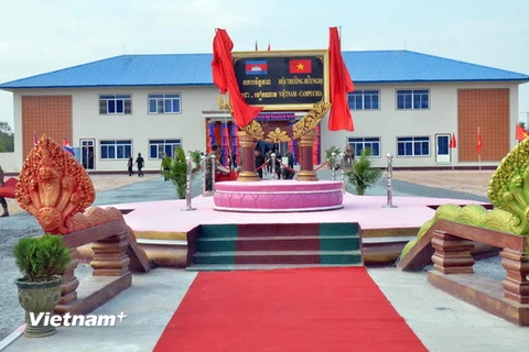 Hội trường Trường Sỹ quan tạo nguồn Quân đội Hoàng gia Campuchia. (Ảnh: Xuân Khu/Vietnam+)