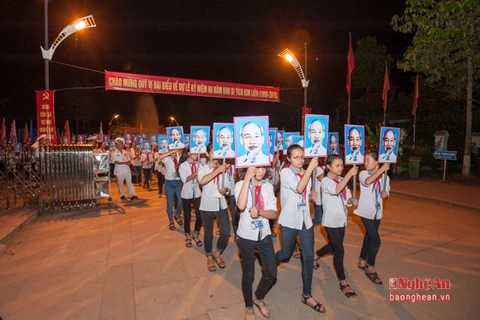 Nghệ An tổ chức rước ảnh Bác Hồ trong Lễ hội Làng Sen 2016
