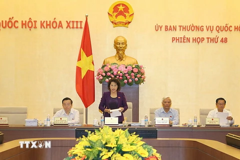 Chủ tịch Quốc hội Nguyễn Thị Kim Ngân chủ trì phiên họp thứ 48 của Ủy ban Thường vụ Quốc hội khóa XIII. (Ảnh: Trọng Đức/TTXVN) 