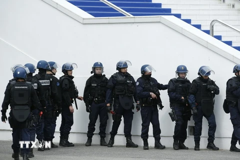 Cảnh sát Pháp tham gia diễn tập chống khủng bố tại Cannes, miền Đông Nam Pháp. (Nguồn: AFP/TTXVN)