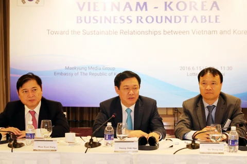 Phó Thủ tướng Vương Đình Huệ phát biểu tại Hội nghị bàn tròn kinh tế Việt Nam-Hàn Quốc. (Nguồn: baochinhphu.vn)