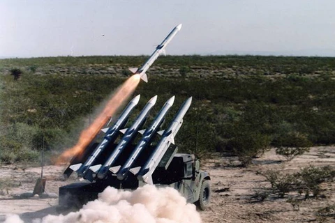 Tên lửa đất đối không tầm trung MR-SAM. (Nguồn: transmissionsmedia.com)
