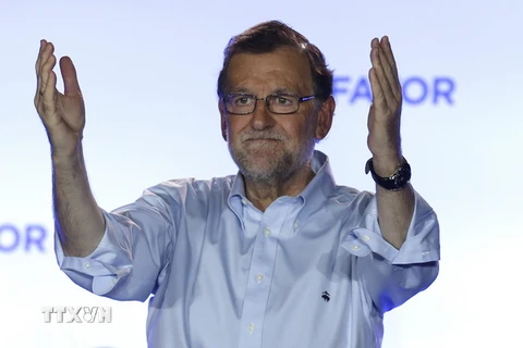 Ông Mariano Rajoy phát biểu tại Madrid sau khi kết quả bầu cử Quốc hội được công bố. (Nguồn: EPA/TTXVN)