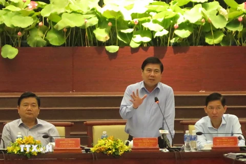 Chủ tịch UBND Thành phố Hồ Chí Minh Nguyễn Thành Phong phát biểu tại Hội nghị. (Ảnh: Hoàng Hải/TTXVN)