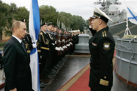 Tổng thống Nga Vladimir Putin trong một lần thăm Hạm đội Baltic. (Nguồn: Getty Images)