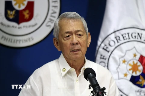 Ngoại trưởng Philippines Perfecto Yasay phát biểu trong cuộc họp báo ở Manila. (Nguồn: EPA/TTXVN)