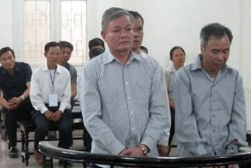 Hà Nội: Cấp đất giãn dân trái thẩm quyền, nhóm cán bộ xã bị phạt tù