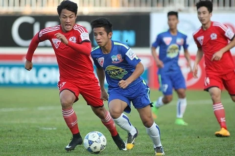 Hạ Hoàng Anh Gia Lai, Than Quảng Ninh vươn lên dẫn đầu V-League