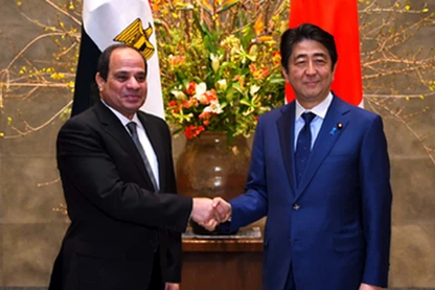 Tổng thống Ai Cập Abdel Fatah al-Sisi và Thủ tướng Nhật Bản Shinzo Abe trong cuộc gặp tại Tokyo tháng 2/2016. (Nguồn: ahram.org.eg)