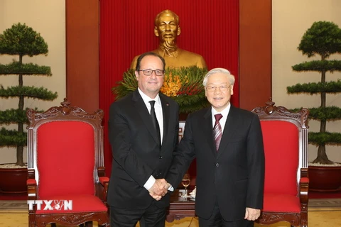 Tổng Bí thư Nguyễn Phú Trọng tiếp Tổng thống Pháp Francois Hollande. (Ảnh : Trí Dũng/TTXVN) 