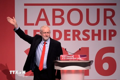 Chủ tịch Công đảng Anh phát biểu sau khi tái đắc cử tại Liverpool. (Nguồn: AFP/TTXVN)