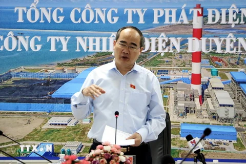 Ông Nguyễn Thiện Nhân phát biểu chỉ đạo tại buổi làm việc ở Nhà máy nhiệt điện Duyên Hải. (Ảnh: Thanh Hòa/TTXVN)