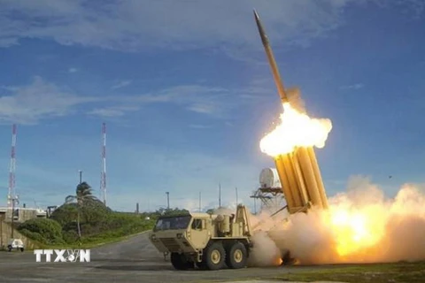 Tên lửa đánh chặn được phóng từ bệ phóng thuộc một bộ phận của hệ thống THAAD. (Nguồn: Reuters/TTXVN)