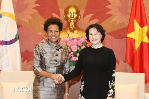 Chủ tịch Quốc hội Nguyễn Thị Kim Ngân tiếp bà Michaelle Jean, Tổng Thư ký OIF. (Ảnh: Trọng Đức/TTXVN)