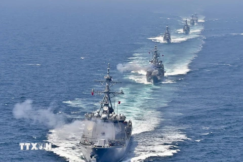Các tàu chiến của Hàn Quốc tham gia một cuộc tập trận. (Nguồn: EPA/TTXVN)