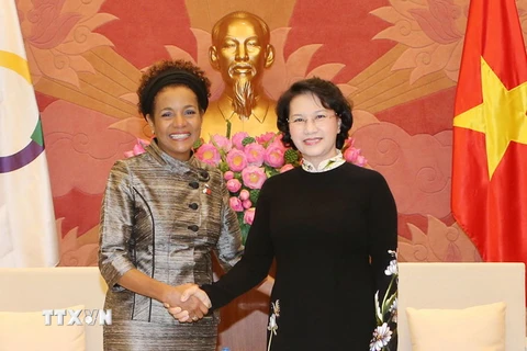 Chủ tịch Quốc hội Nguyễn Thị Kim Ngân tiếp bà Michaelle Jean. (Ảnh: Trọng Đức/TTXVN)