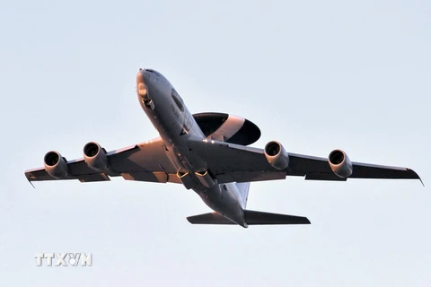 Máy bay AWACS của NATO. (Nguồn: AFP/TTXVN)