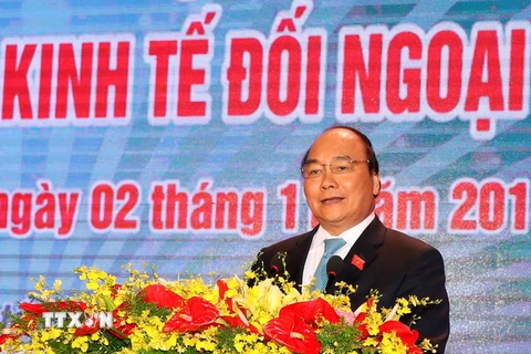 Thủ tướng Nguyễn Xuân Phúc dự và phát biểu tại Gala kết nối và hội nhập chào mừng Hội nghị Kinh tế Đối ngoại 2016. (Ảnh: Thống Nhất/TTXVN)