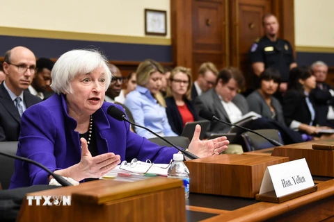 Chủ tịch Fed Janet Yellen trong phiên điều trần tại Ủy ban dịch vụ tài chính Thượng viện Mỹ ở thủ đô Washington. (Nguồn: THX/TTXVN)