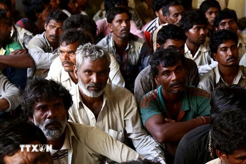 Ngư dân Ấn Độ bị bắt giữ tại sở cảnh sát ở thành phố cảng Karachi, miền Nam Pakistan ngày 31/3. (Nguồn: THX/TTXVN)