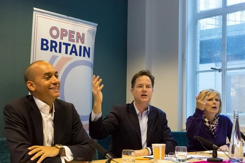 (Từ trái sang) Các nghị sỹ Chuka Umunna, Nick Clegg và Anna Soubry tại một sự kiện của Open Britain. (Nguồn: independent.co.uk)