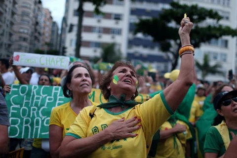 Người dân Brazil biểu tình phản đối nạn tham nhũng. (Nguồn: Reuters)