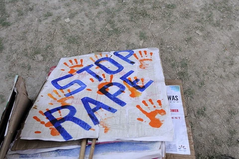 Biểu ngữ phản đối hiếp dâm. (Nguồn: thejakartapost.com)