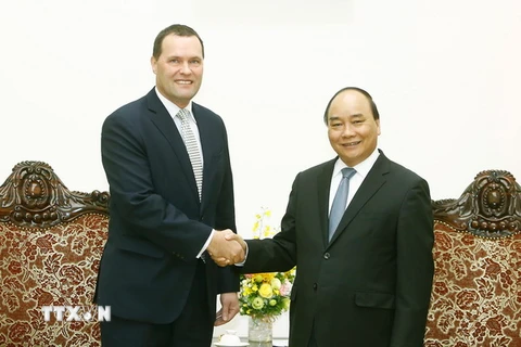 Thủ tướng Nguyễn Xuân Phúc tiếp Đại sứ Cộng hòa Séc tại Việt Nam Martin Klepetko đến chào từ biệt. (Ảnh: Thống Nhất/TTXVN)