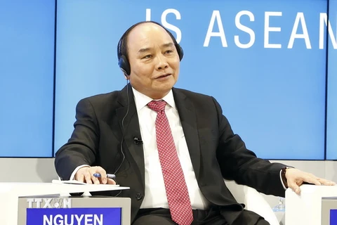 Thủ tướng Nguyễn Xuân Phúc dự và phát biểu tại phiên toàn thể với chủ đề ''Bản sắc ngành chế tạo: ASEAN đã trở thành một cộng đồng hay chưa?'' (Ảnh: Thống Nhất/TTXVN)