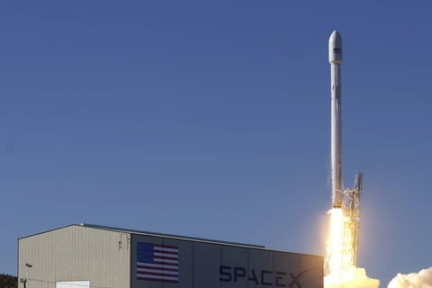 Một tên lửa của Space X. (Nguồn: theverge.com)