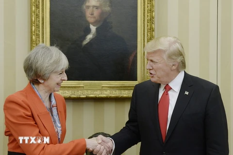 Tổng thống Mỹ Donald Trump (phải) và Thủ tướng Anh Theresa May (trái) tại cuộc gặp ở Washington, DC. (Nguồn: AFP/TTXVN)