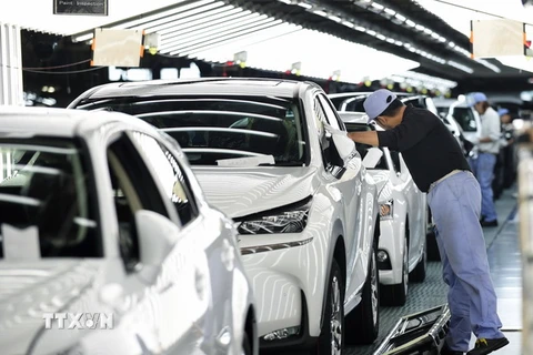 Dây chuyền sản xuất ôtô Toyota tại nhà máy Miyata ở Miyawaka, tỉnh Fukuoka, Nhật Bản. (Nguồn: AFP/TTXVN)
