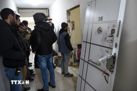 Cảnh sát Thổ Nhĩ Kỳ lục soát căn hộ của Abdulgadir Masharipov, nghi can chính trong vụ vụ tấn công một hộp đêm ở thành phố Istabul. (Nguồn: AFP/TTXVN)