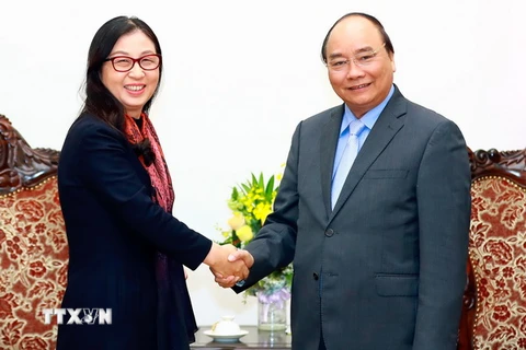 Thủ tướng Nguyễn Xuân Phúc tiếp bà Tôn Á Phương, Chủ tịch Tập đoàn Huawei. (Ảnh: Thống Nhất/TTXVN)