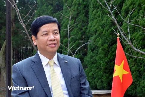 Đại sứ Việt Nam tại Nhật Bản Nguyễn Quốc Cường trả lời phỏng vấn. (Ảnh: Nguyễn Tuyến-Thành Hữu/Vietnam+)
