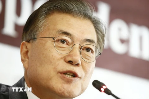 Ứng cử viên hàng đầu cho chức vụ tổng thống Hàn Quốc Moon Jae-in. (Nguồn: EPA/TTXVN)