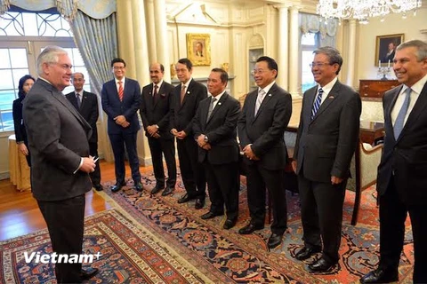 Ngoại trưởng Hoa Kỳ Rex Tillerson tiếp Đại sứ, Đại biện các nước ASEAN. (Ảnh: Cơ quan thường trú TTXVN tại Washington)